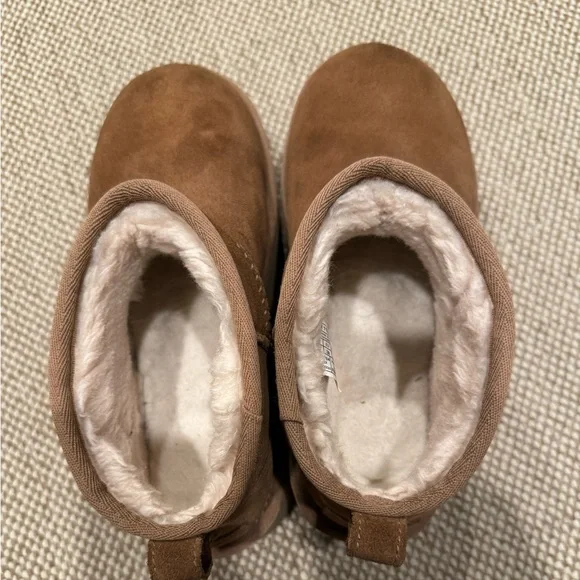 UGG Classic Ultra Mini platform boots in chestnut